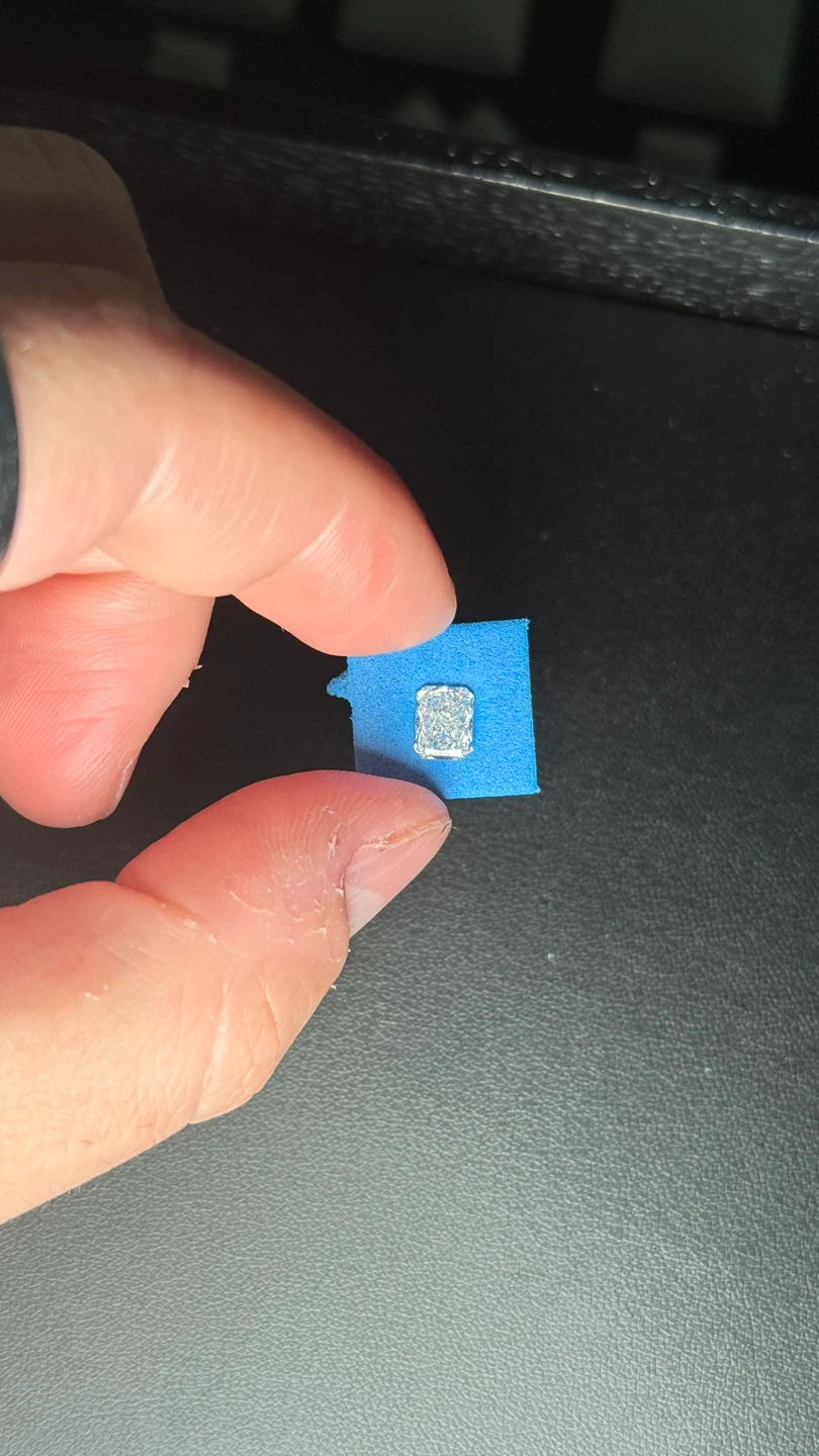 RARE FIND! 0.90ct Radiant Lab Diamond - photo 3