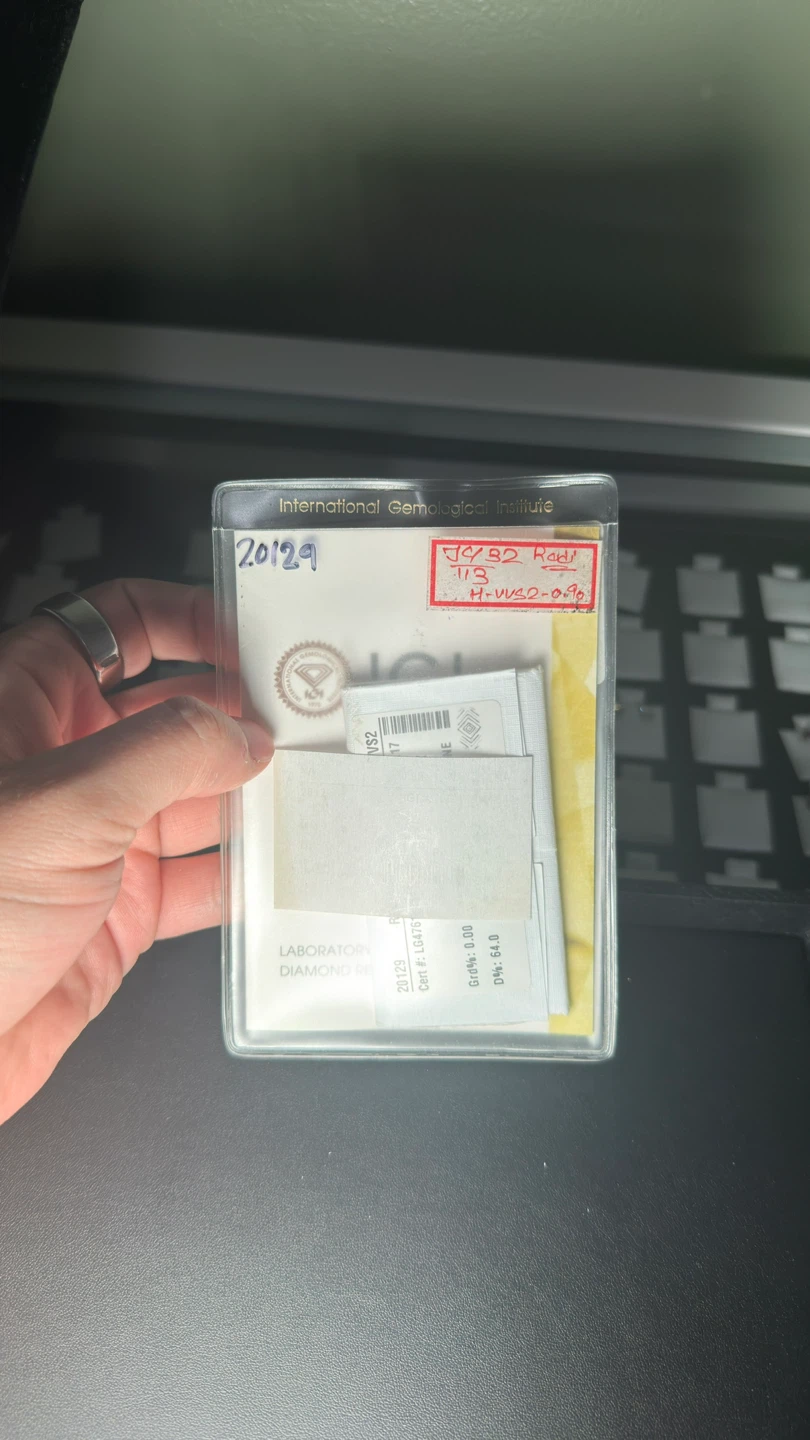 RARE FIND! 0.90ct Radiant Lab Diamond - photo 5