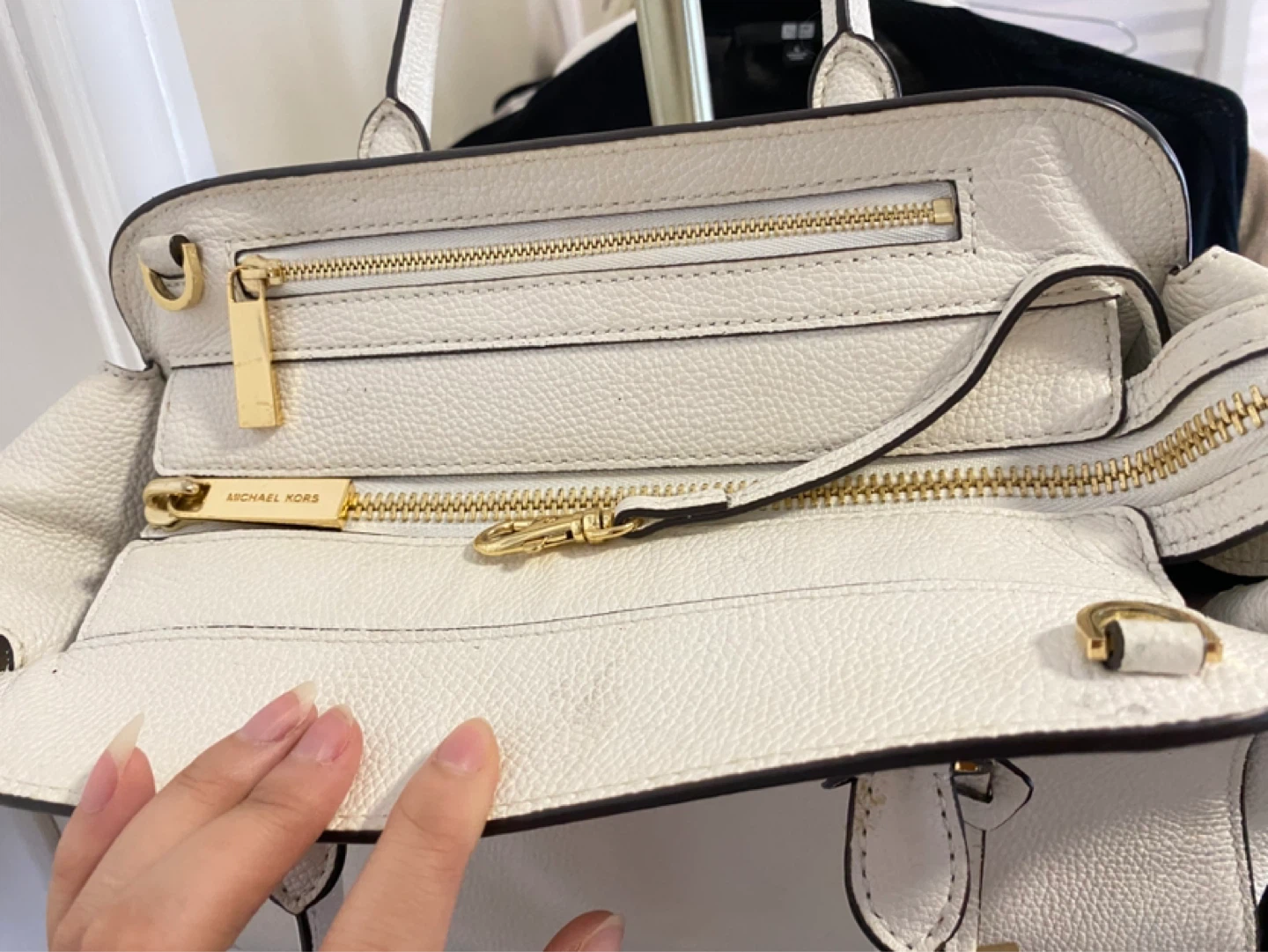 ❗️MUST GO BY 6/22❗️ Michael Kors White Leather Satchel Handbag - photo 2