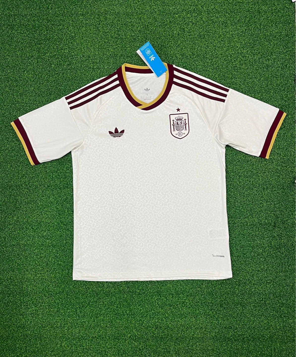 Spain sizes L, XL and XXXL