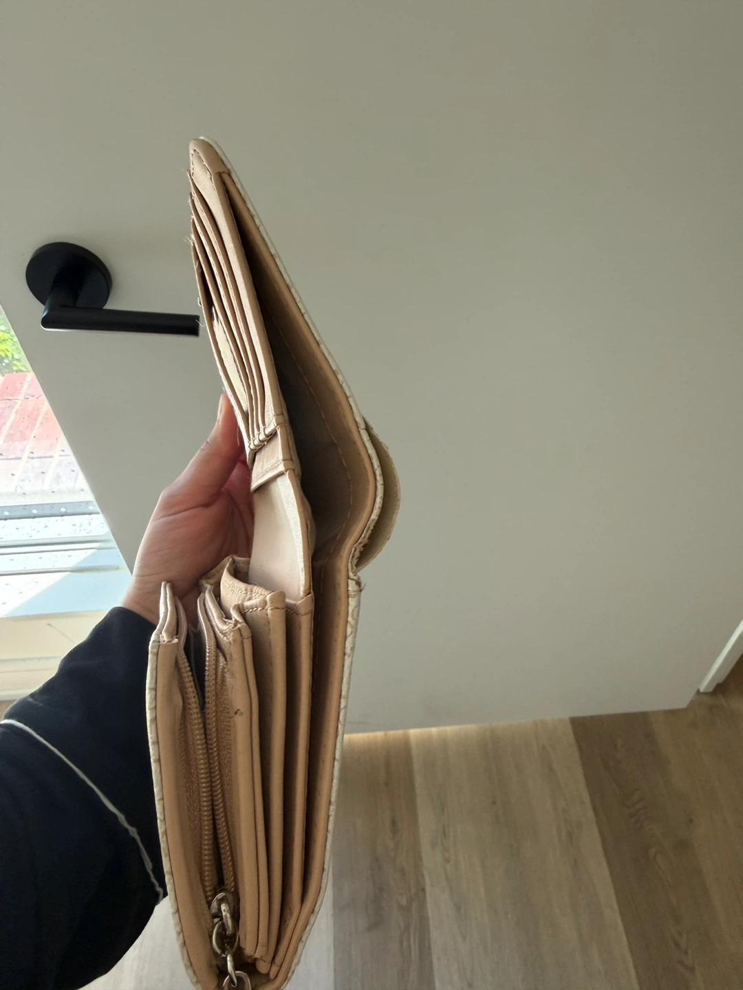 GUESS Wallet - photo 4