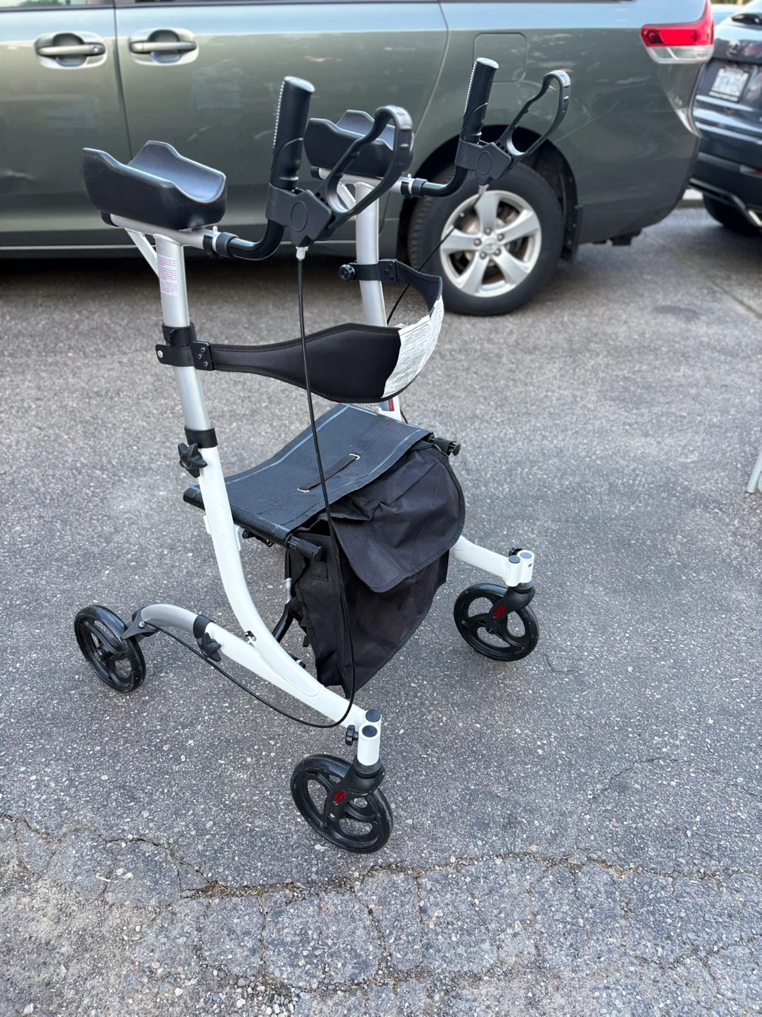 White 4-Wheel Walker with Seat and Bag - photo 2