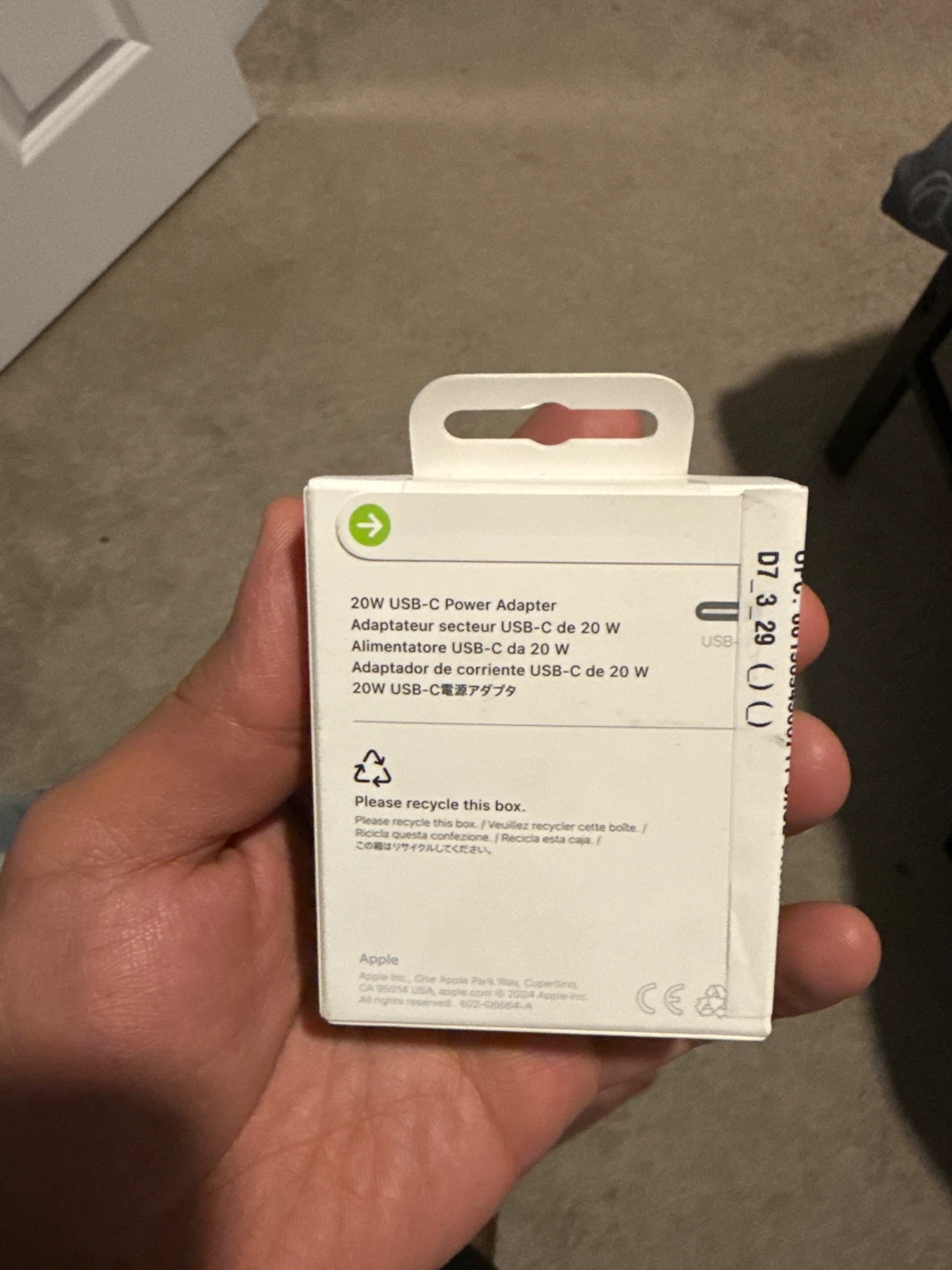 Apple 20W USB-C Power Adapter - photo 2