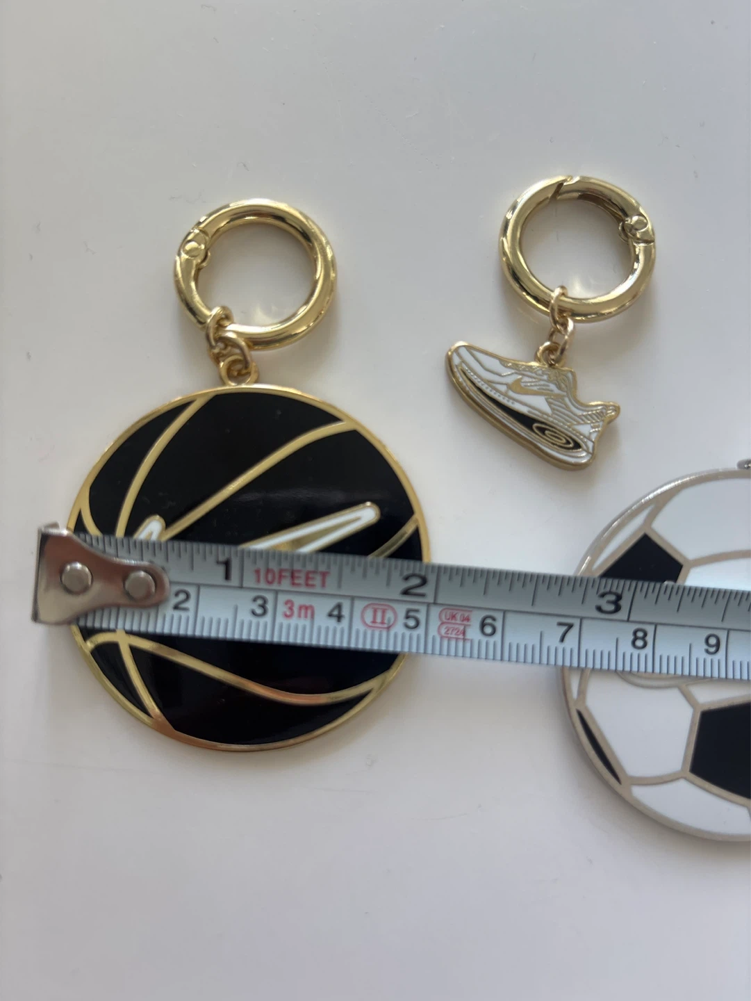 Set of 3 Nike keychains - photo 3