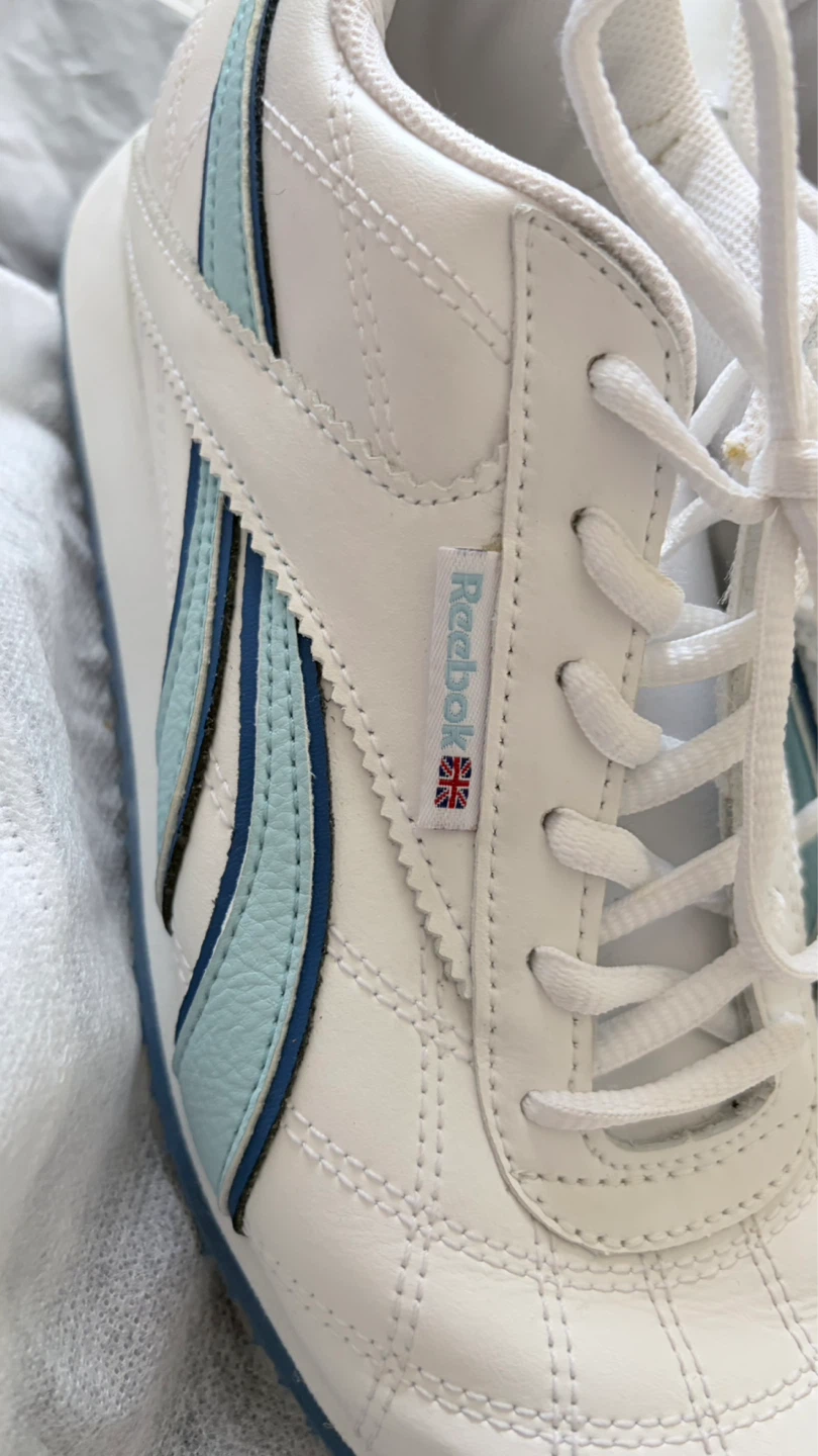 Reebok white sneakers with blue and light blue accents - photo 2