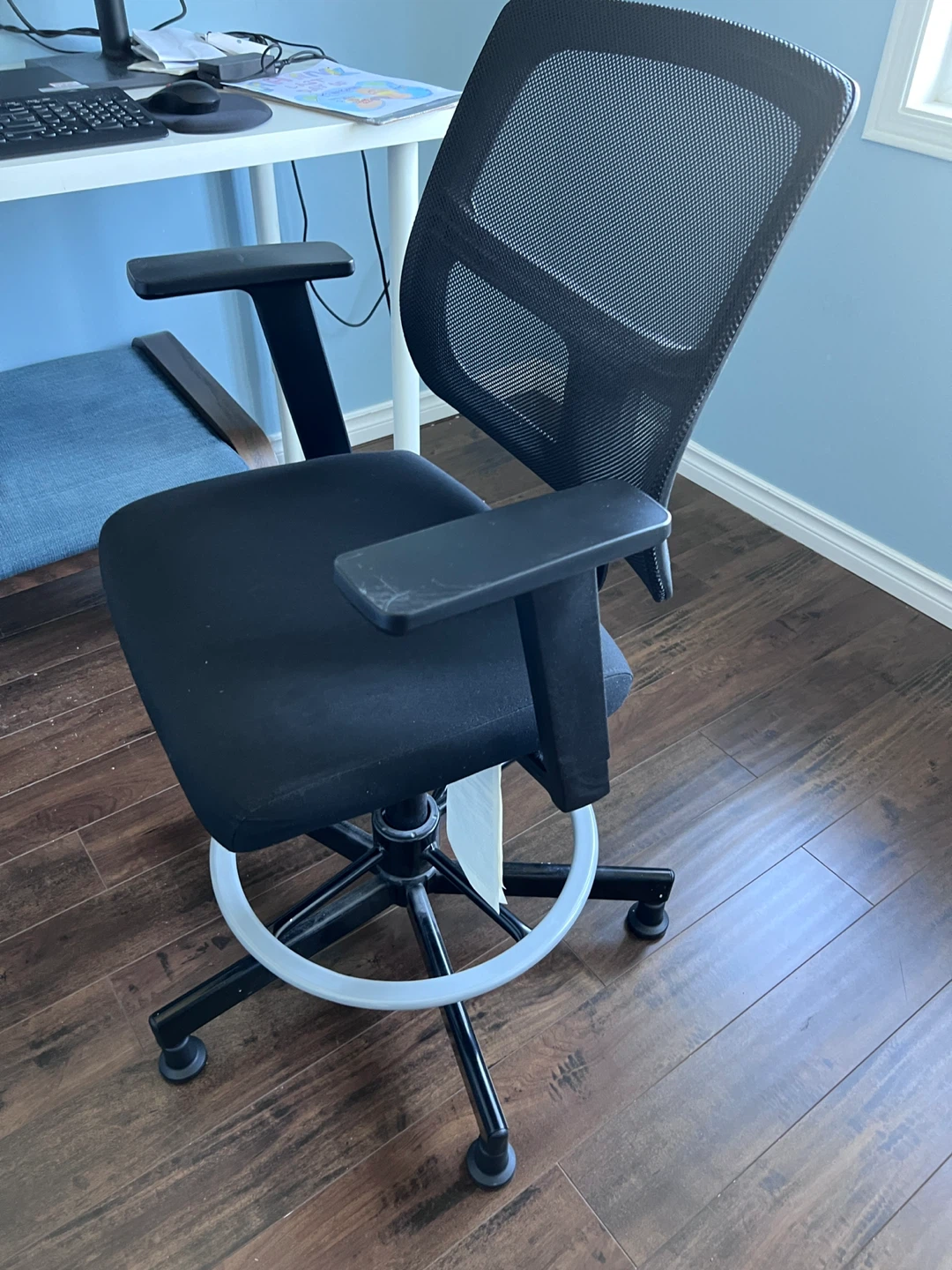 Black Mesh Back Office Chair with Footrest