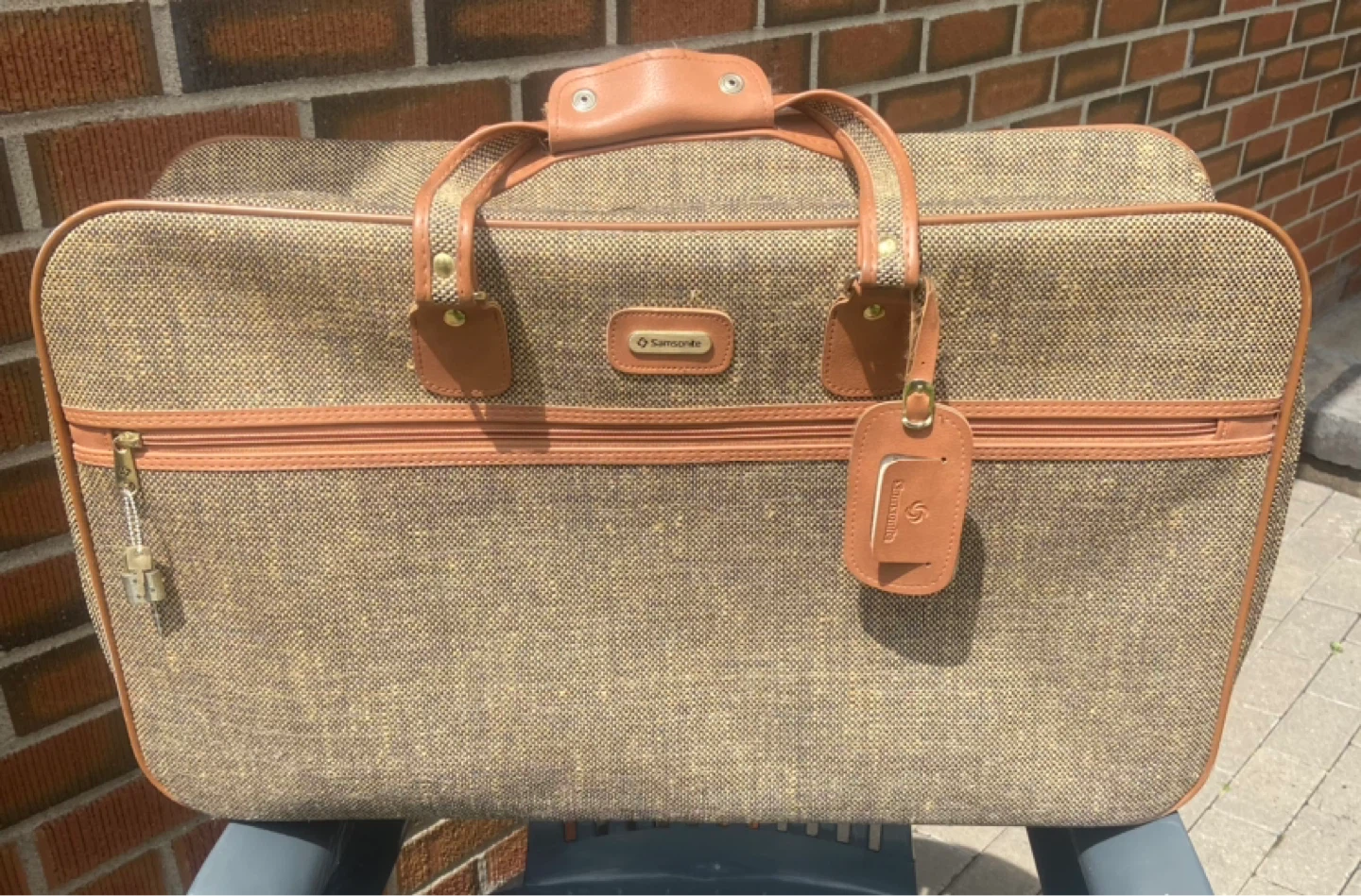 New Tweed Samsonite Suitcase 26”L x 14.5”W x 7.5”