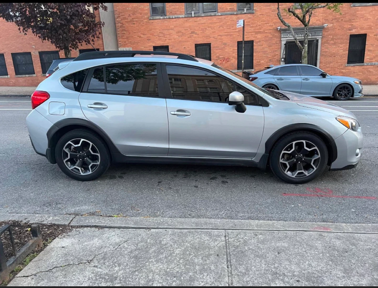Silver Subaru XV - photo 4