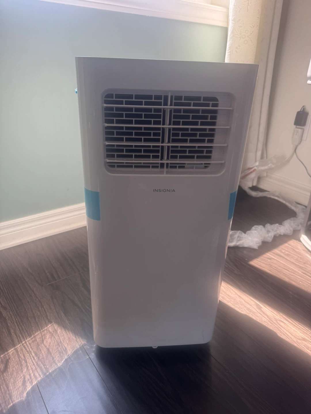 Insignia 3-in-1 Portable Air Conditioner with Dehumidifier - photo 4