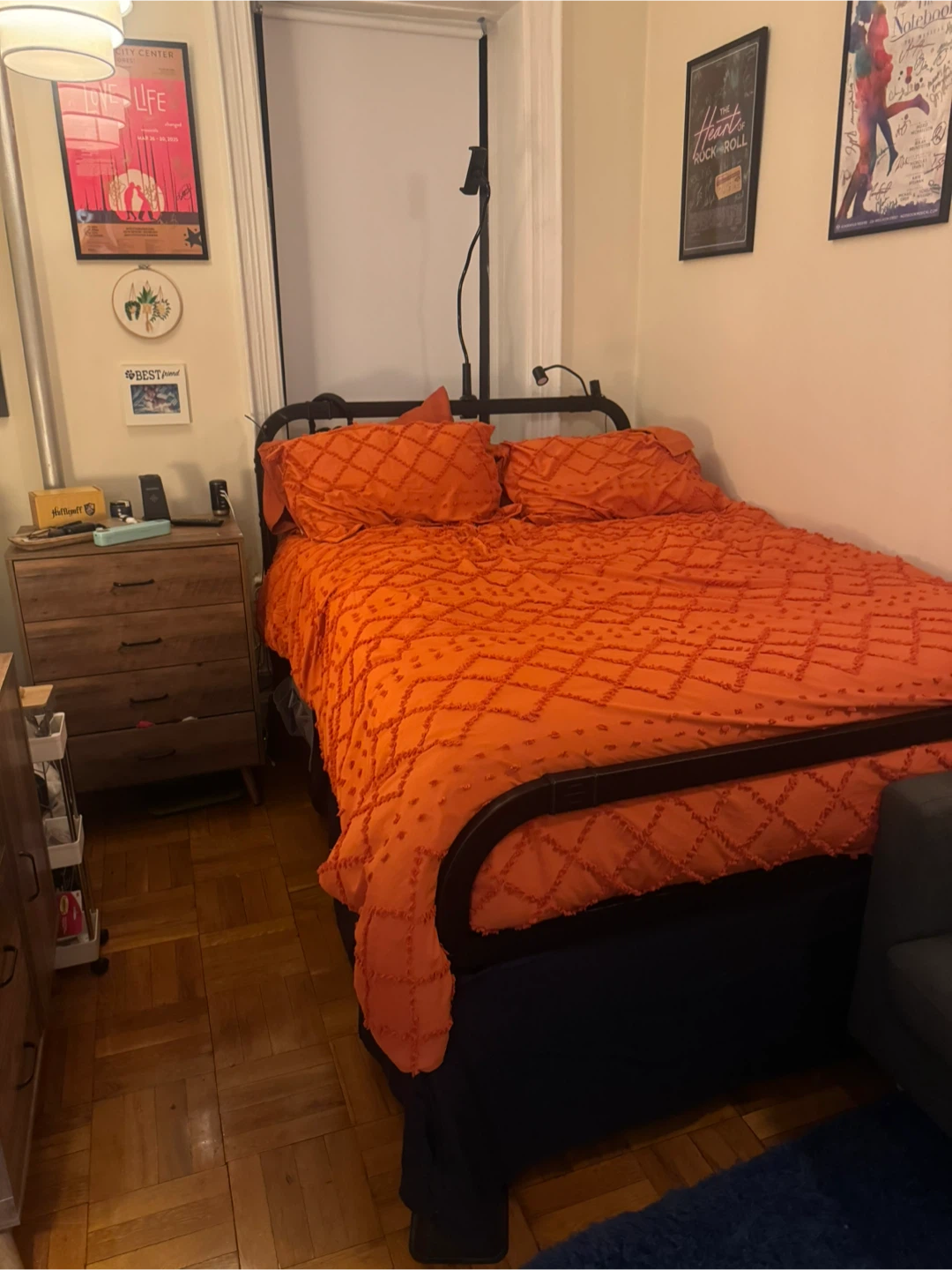 Full size bed with pillow top mattress - photo 2