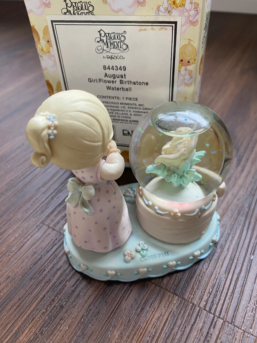 Precious Moments August Girl/Flower Birthstone Waterball ⚽️ - photo 2
