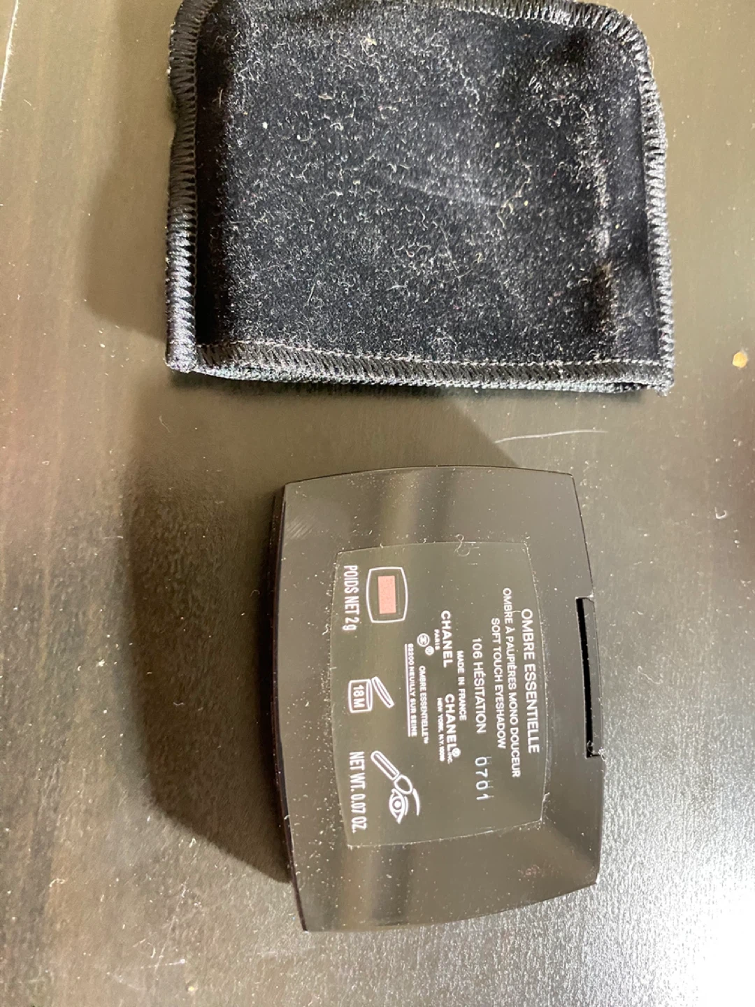 Chanel Ombre Essentielle Eyeshadow 106 Hésitation - photo 2