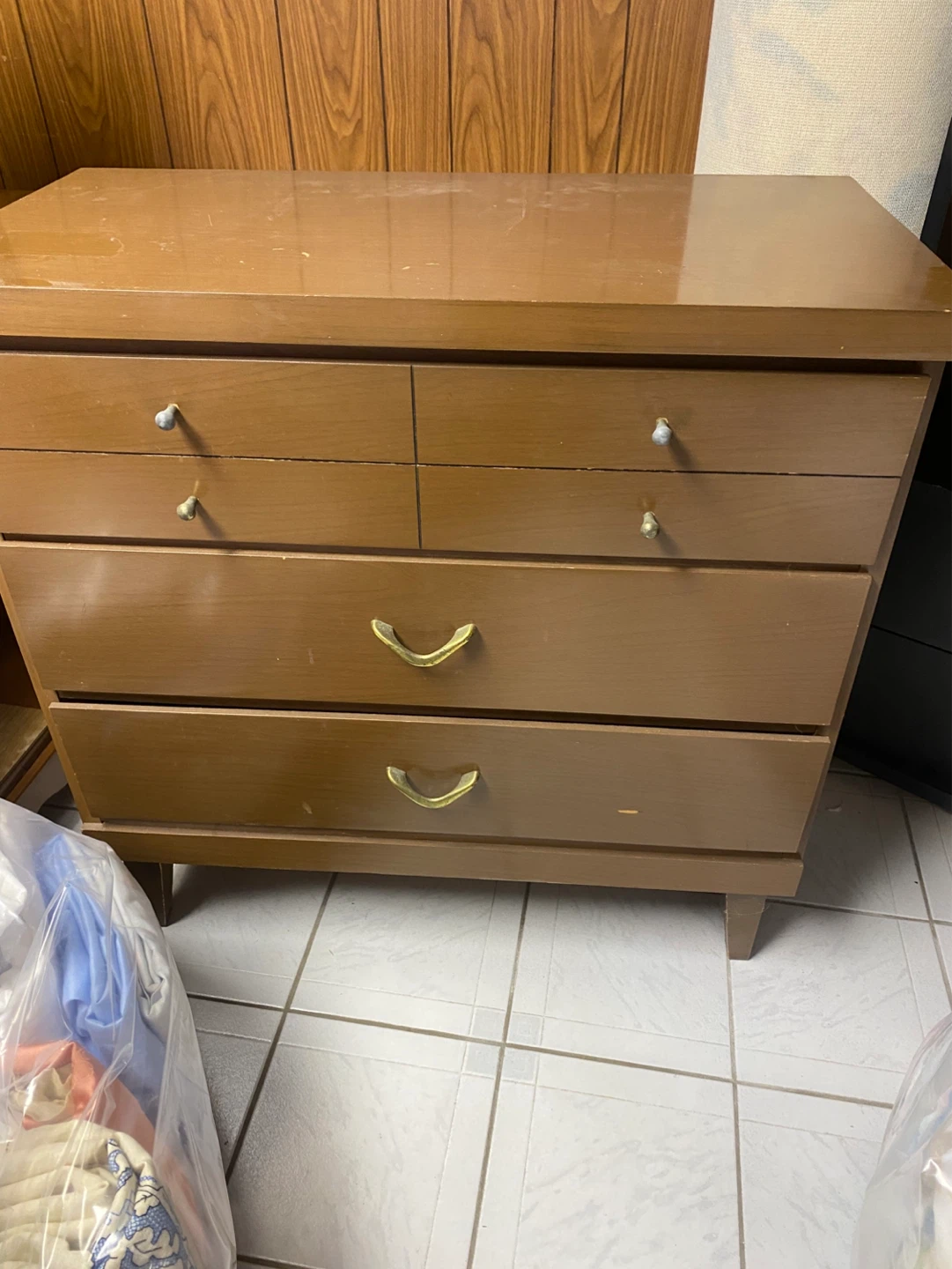 Dresser with 5 drawers