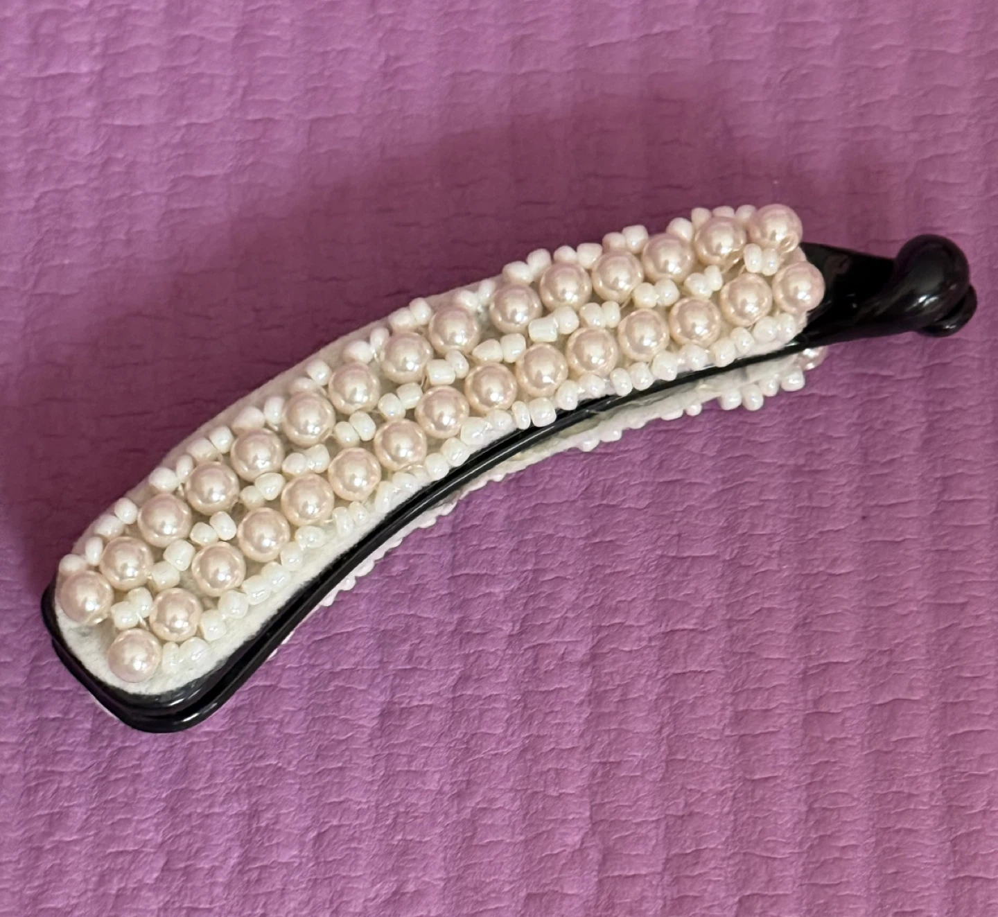 ⚽️Pearl Embellished Banana Clip