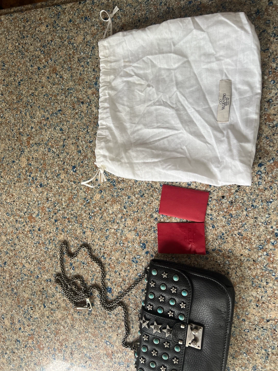 Original and authentic Valentino Garavani Black Leather bag - photo 5