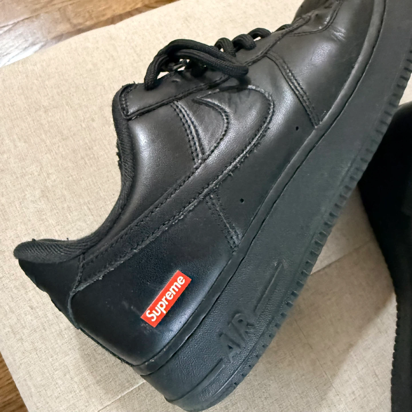 Nike Air Force 1 Supreme Black