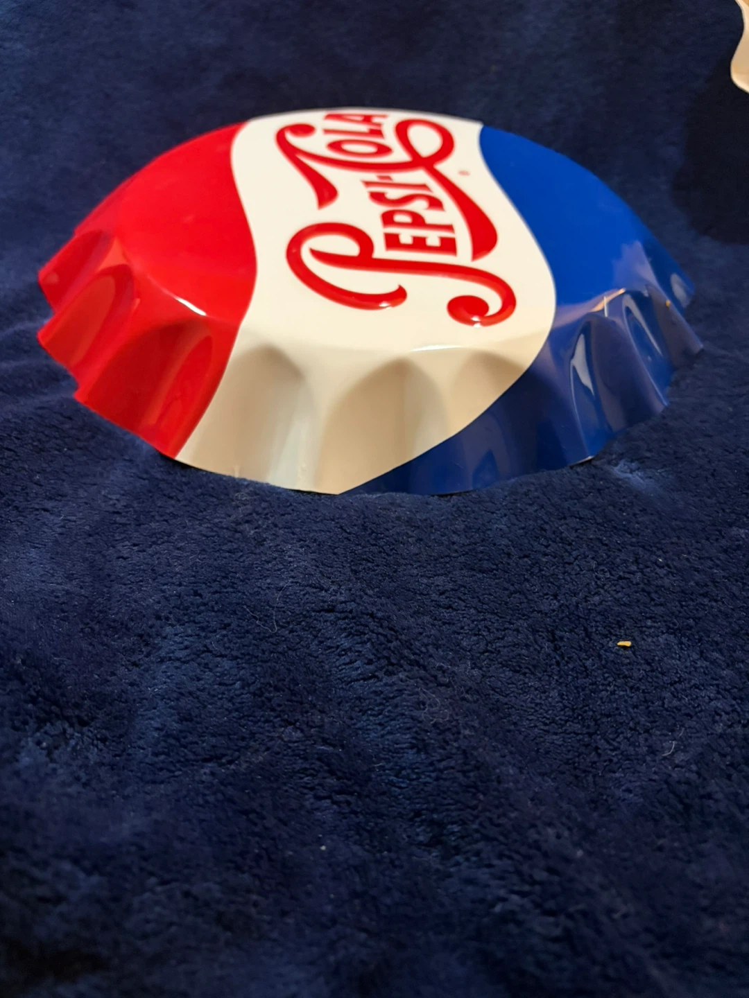 Set of 2 metal Pepsi Cola bottle cap signs - photo 4