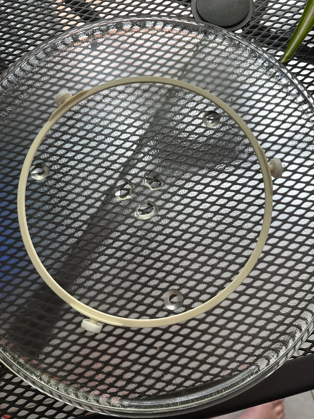 2 Microwave Glass Turntable Plates and 1 roller ring - photo 2