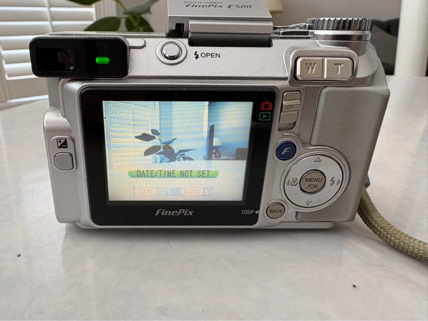 Complete Fujifilm FinePix E500 digital camera kit - photo 3