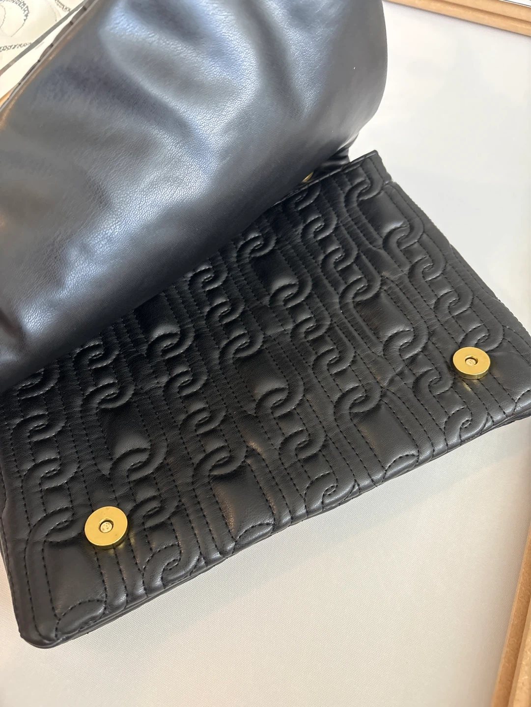 Milani Black and Gold Purse - photo 3