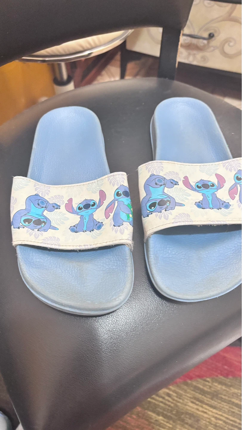⚽️ Blue Stitch Slides Size 8