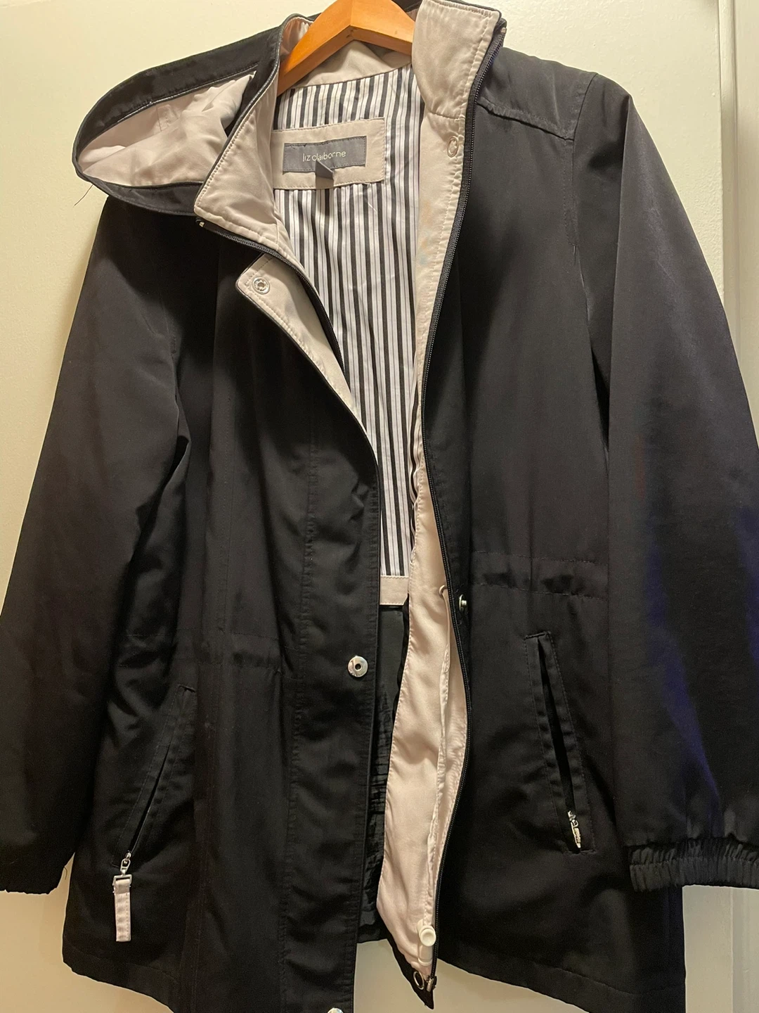 LIZ CLAIBORNE LIGHT HOODED JACKET - photo 3