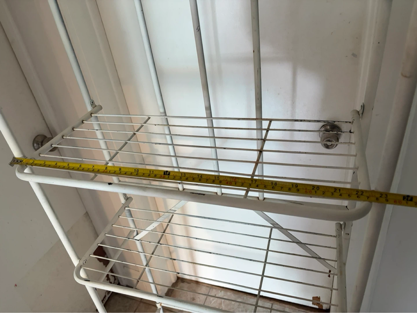 White Metal Bakers Rack / Shelf Unit - photo 4