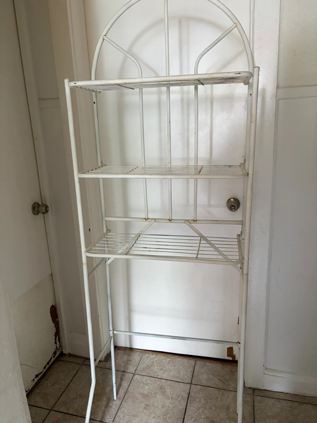 White Metal Bakers Rack / Shelf Unit