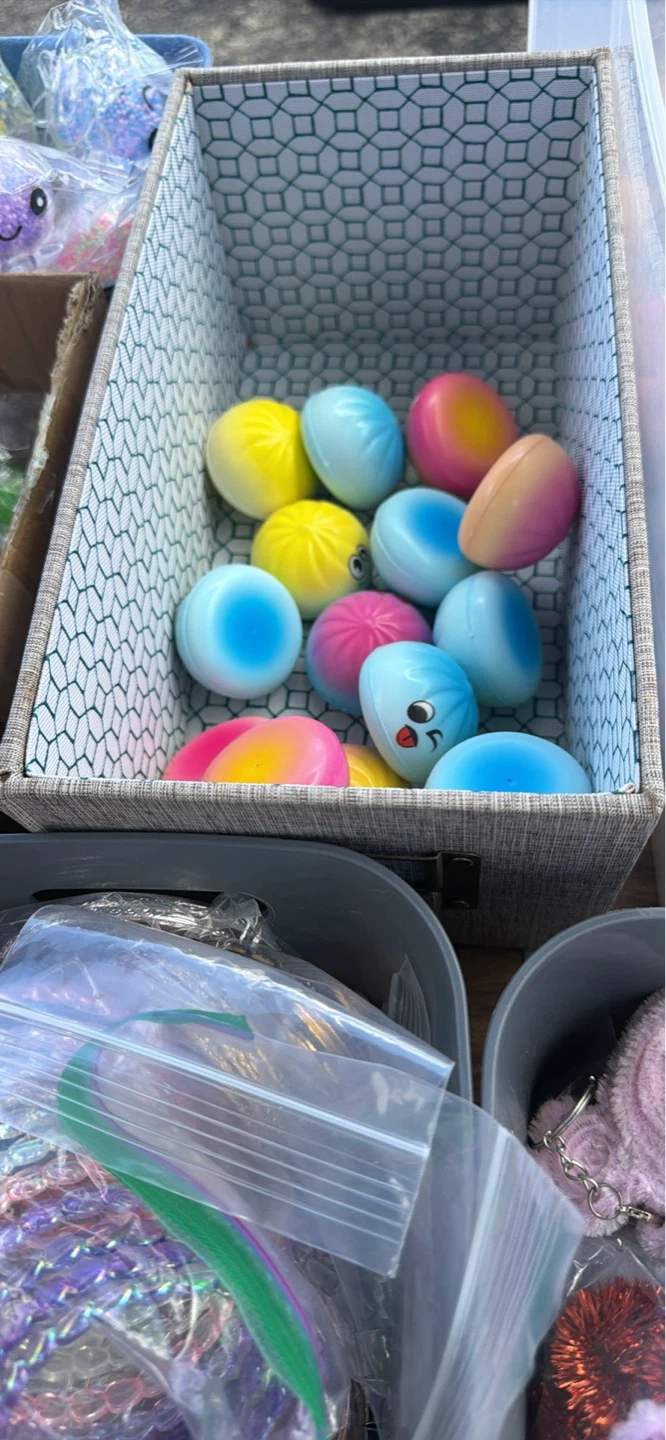 Garage sale 11241 W Grand Ave Melrose Park IL 60164 - photo 2