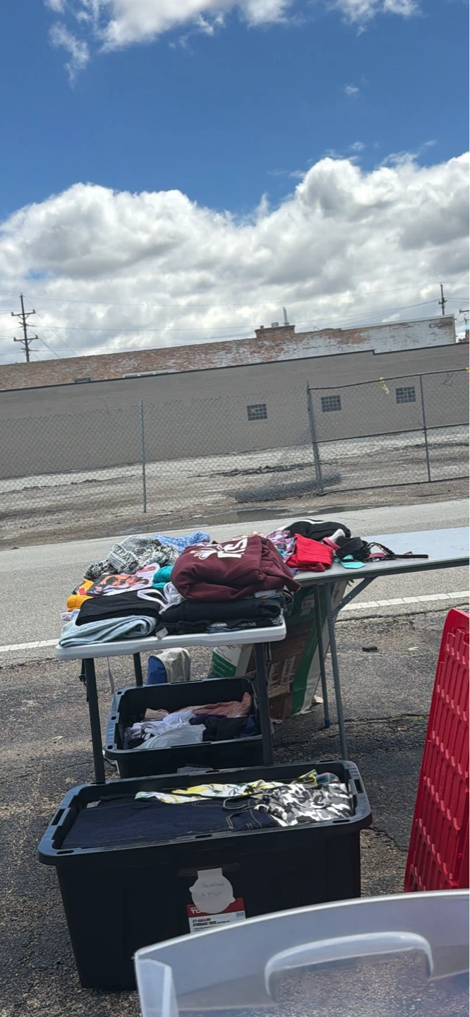Garage sale 11241 W Grand Ave Melrose Park IL 60164 - photo 4