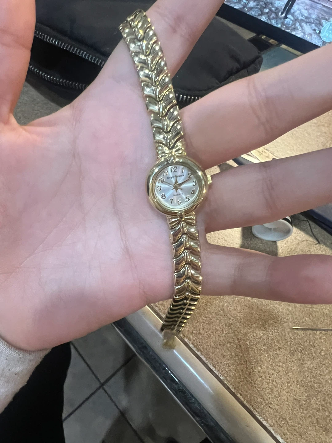 Sergei Valente Quartz Women's Watch ⚽