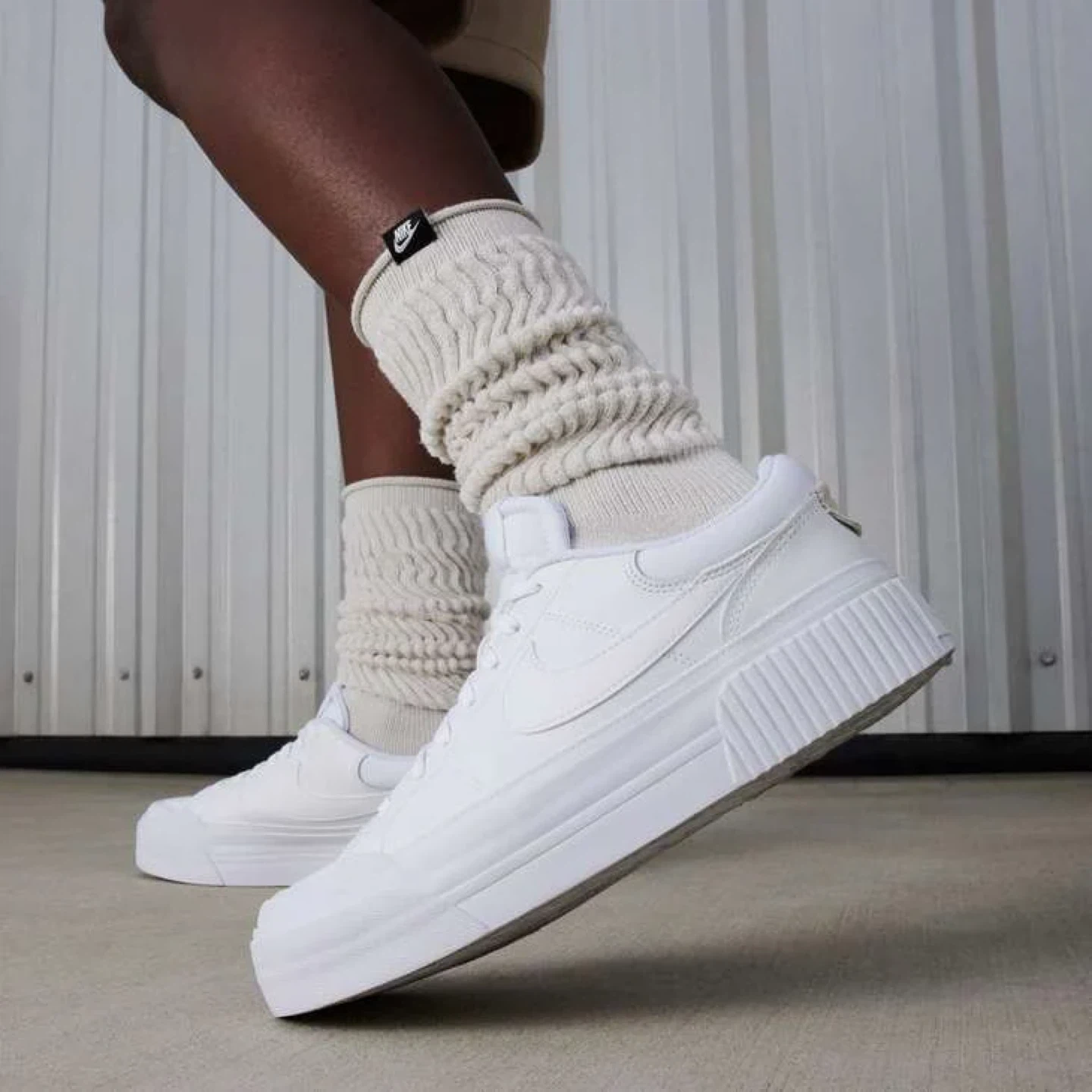 BRAND NEW Nike Court Legacy Lift Sneakers W9