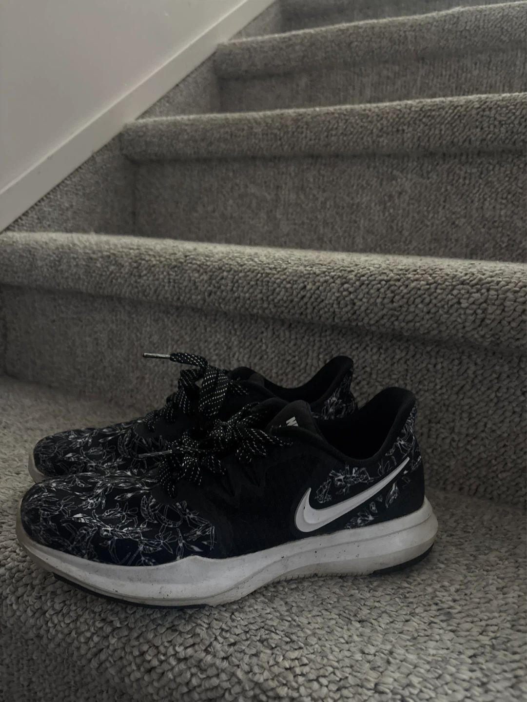 Nike Running Shoes size 7.5 - photo 2