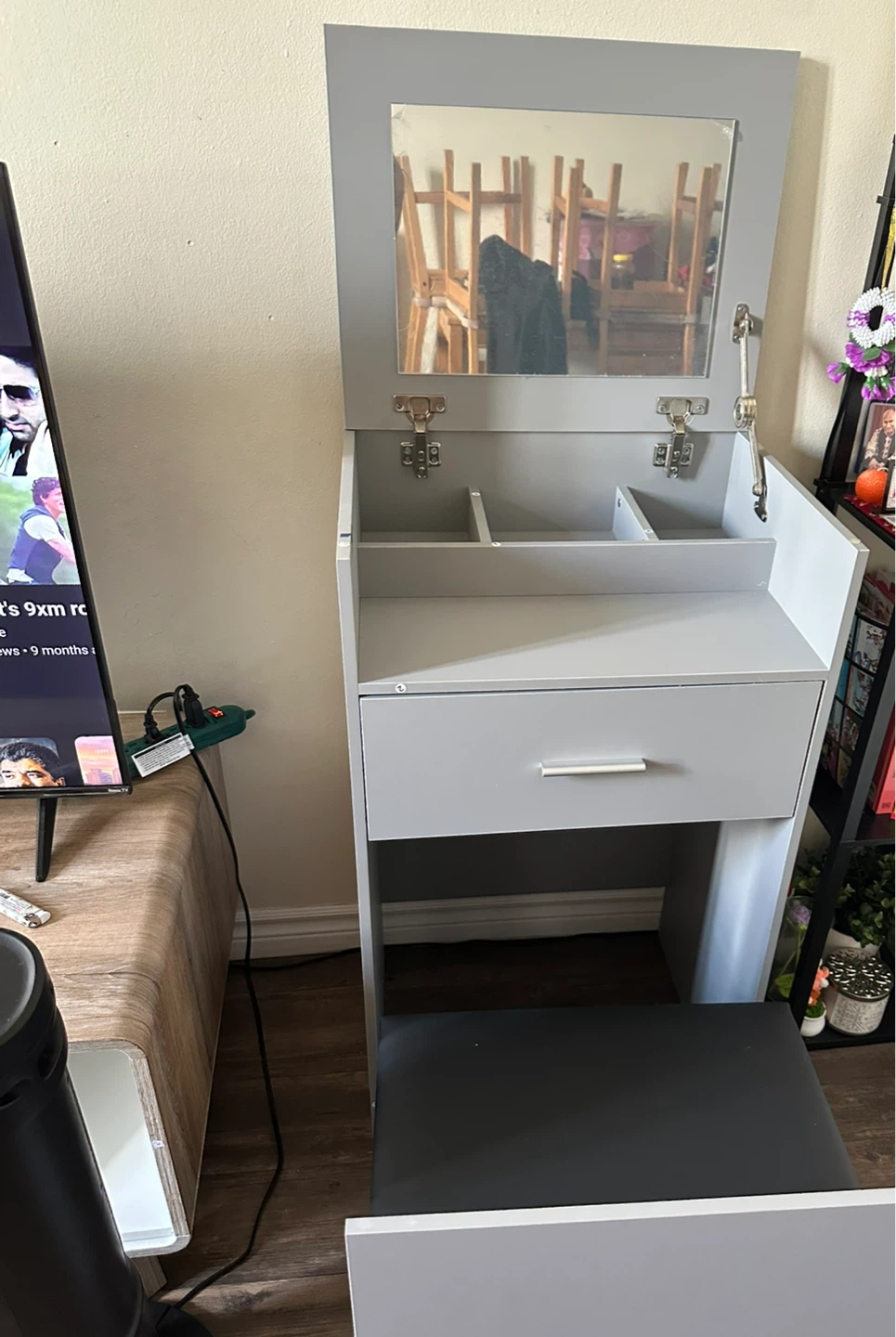 NEW Grey Vanity Table with Mirror and Stool - photo 5