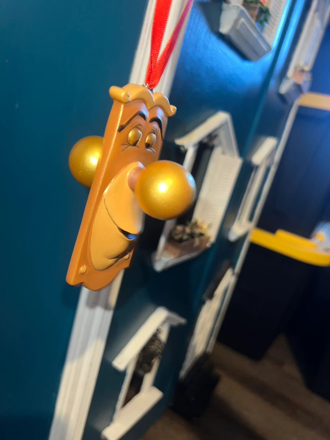 Alice in Wonderland Door Knob Ornament ⚽
