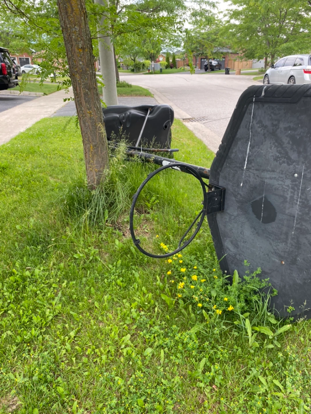 Black basketball hoop and backboard - photo 2