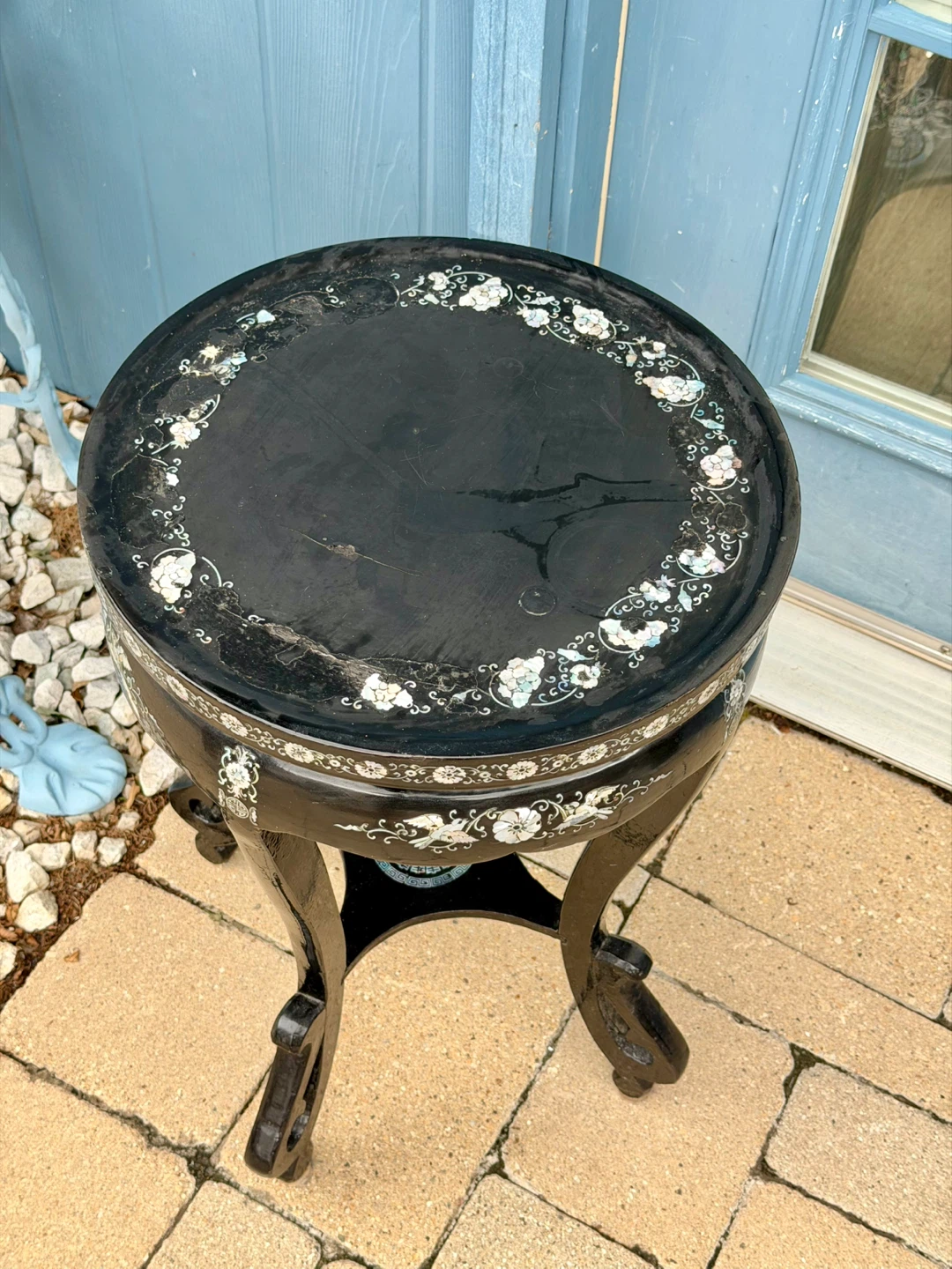 BLACK LACQUER TABLE WITH MOTHER OF PEARL INLAY - photo 2