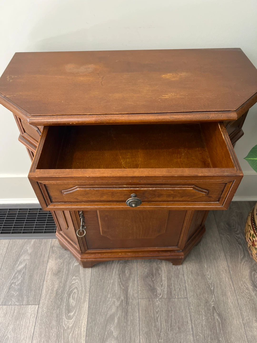 Cabinet - photo 3