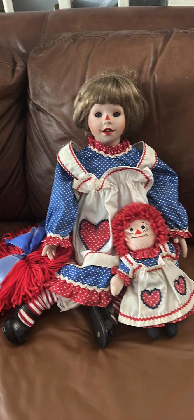 Raggedy Ann Porcelain Doll - photo 4