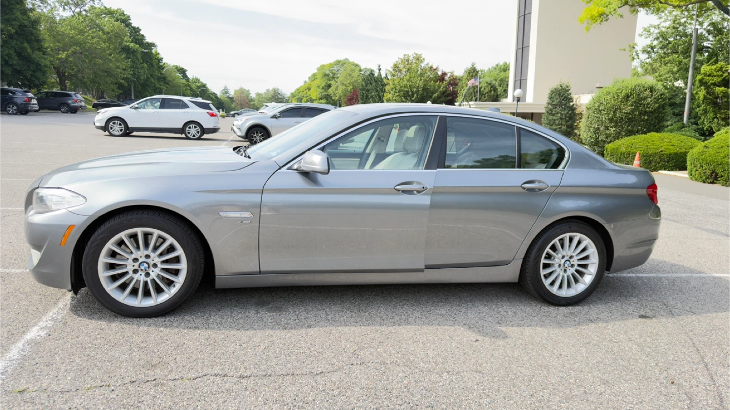 Gray BMW 5 Series Sedan - photo 3