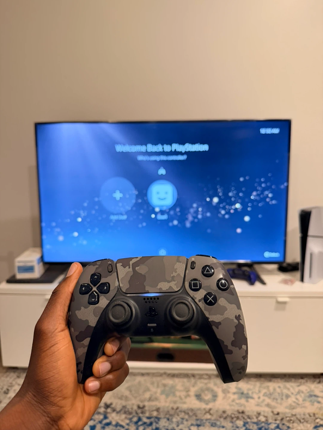 PlayStation 5 Console with 1 Controllers - photo 2