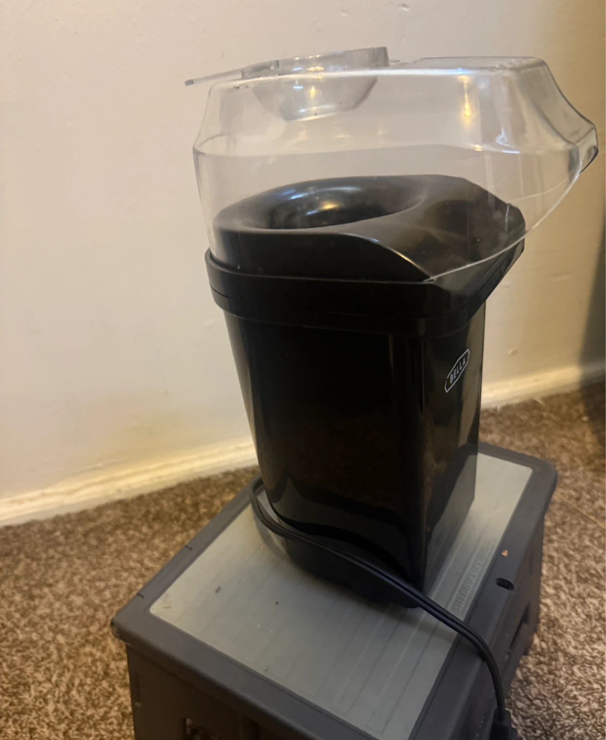 Moving Sale!!! BELLA Black Hot Air Popcorn Maker - photo 2