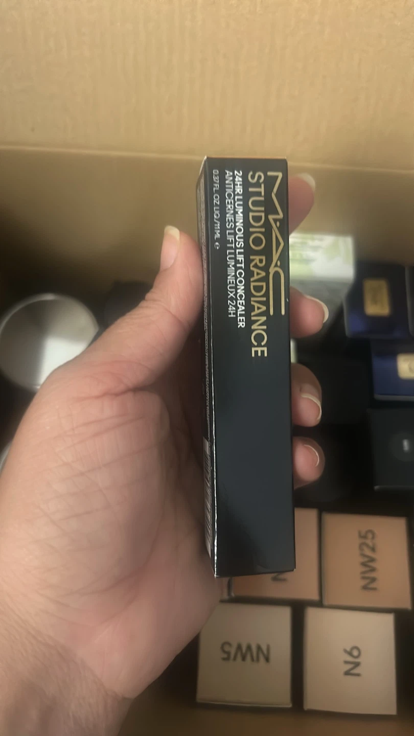 MAC Studio Radiance concealer NC35 (New) ⚽️