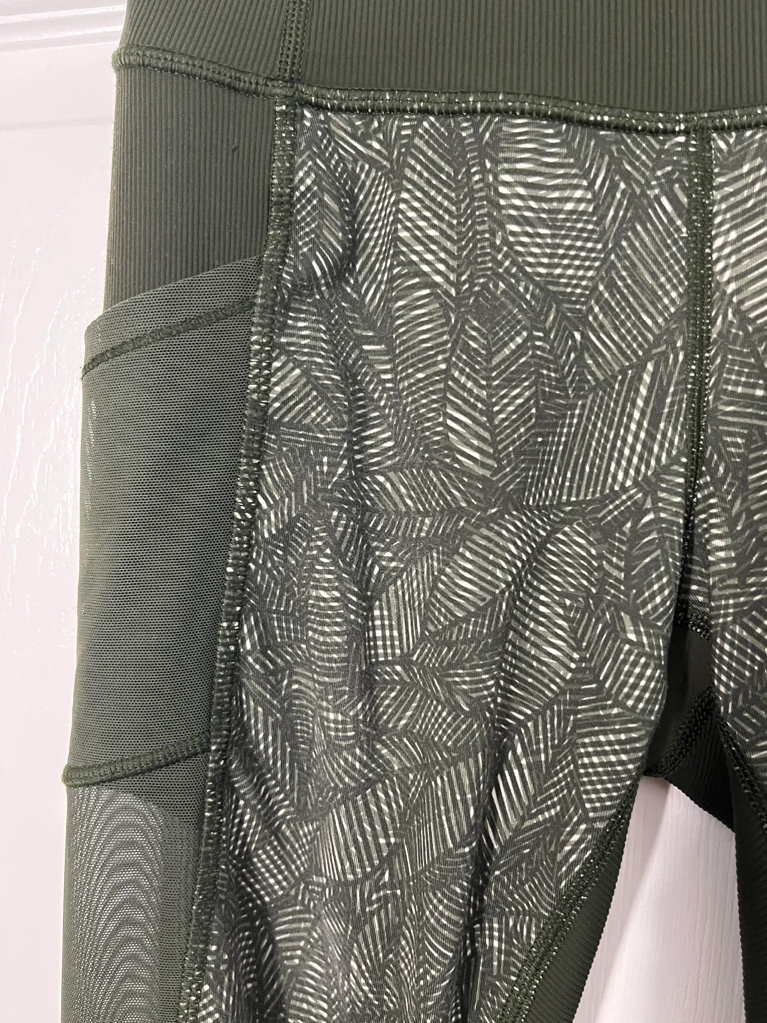 Lululemon leggings - photo 2