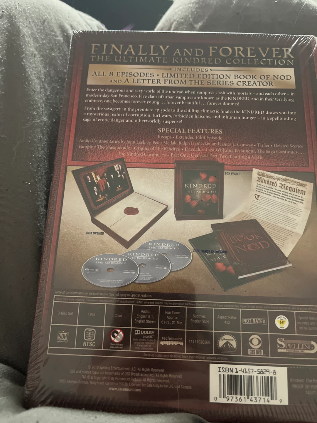 Kindred: The Embraced limited edition - photo 2