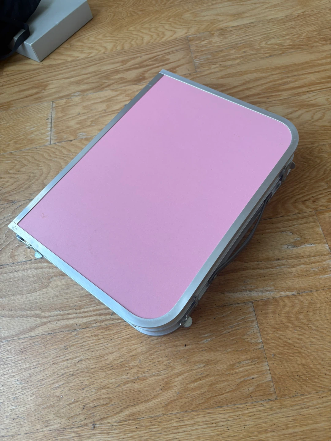 urban outfitters Pink Folding Lap Desk Tray - photo 2