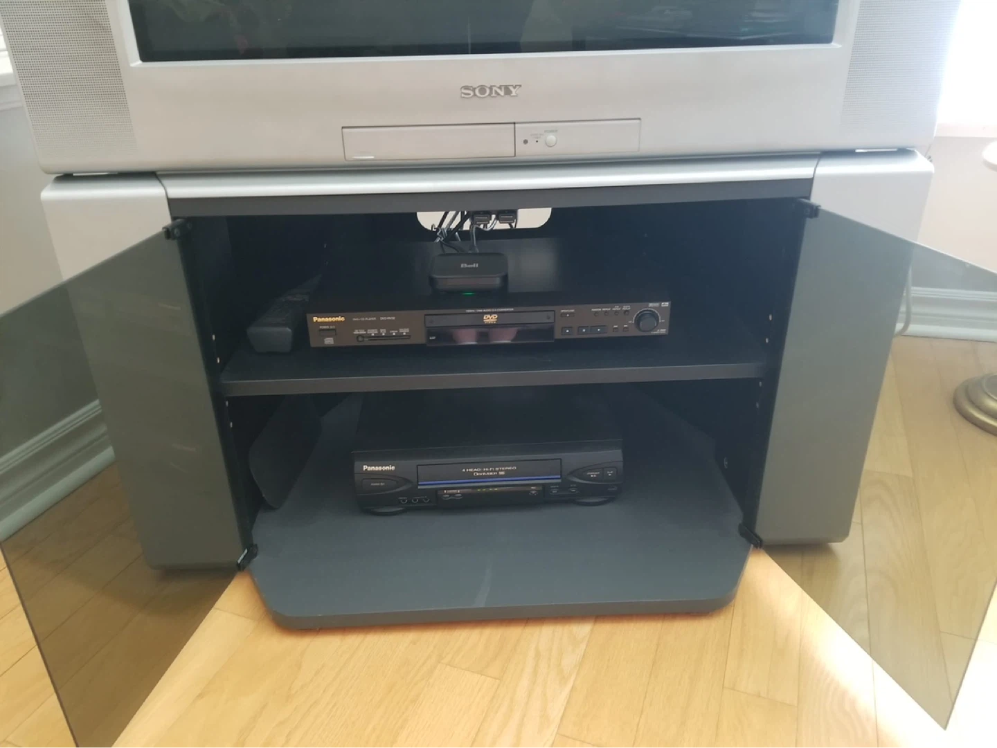 Sony Trinitron CRT Television with Stand - photo 2