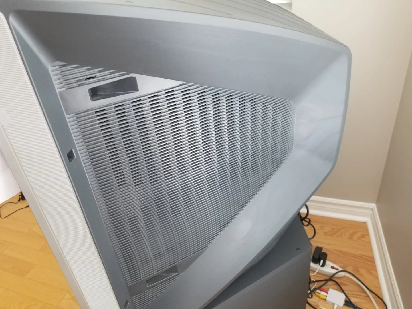 Sony Trinitron CRT Television with Stand - photo 4