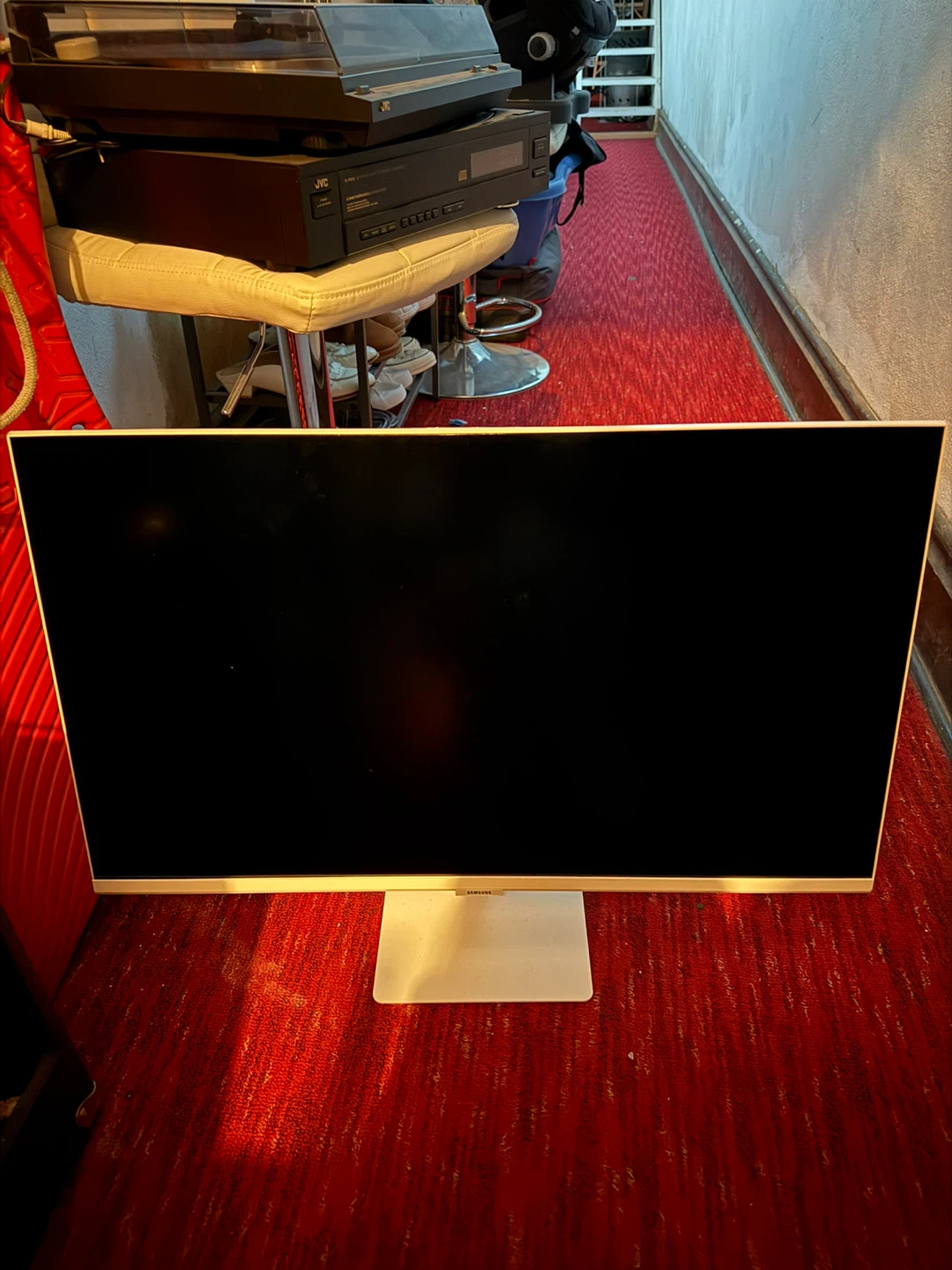 Samsung Smart Monitor - YouTube, Netflix, etc.