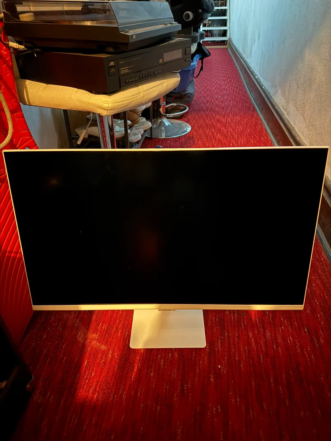 Samsung Smart Monitor - YouTube, Netflix, etc.